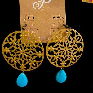 Plunder vintage earrings